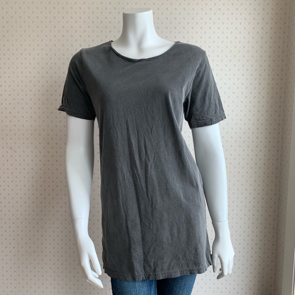 DSTLD Distressed Charcoal Gray Short Sleeve Tunic Length Tee sz Medium PW5